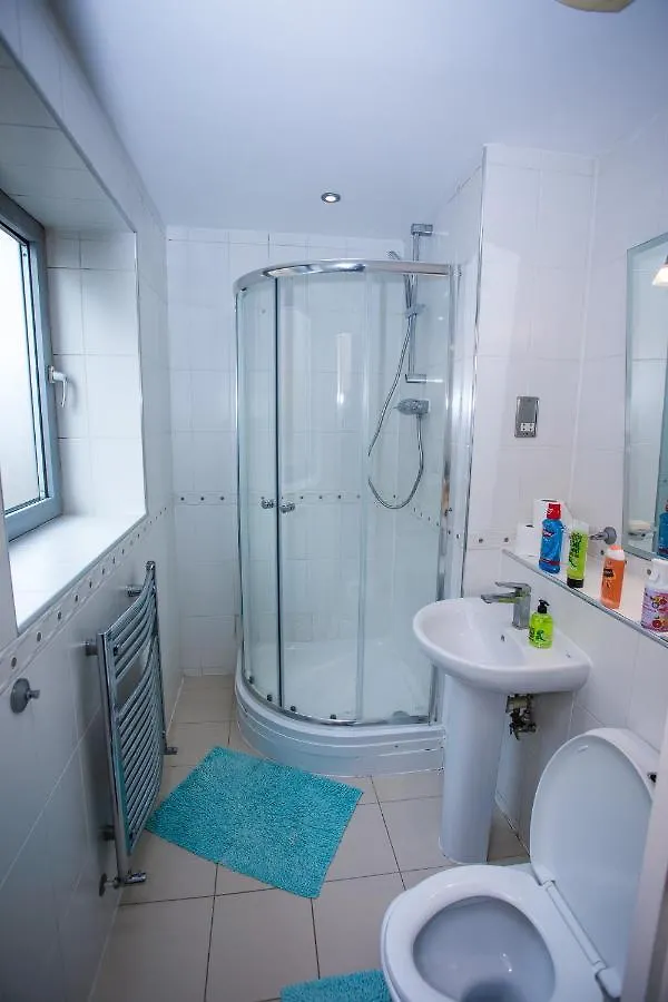 Remarkable 2-Bed Apartment With Sea View London 0*,
