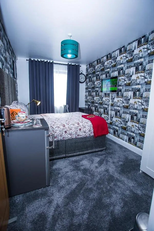 Remarkable 2-Bed Apartment With Sea View London