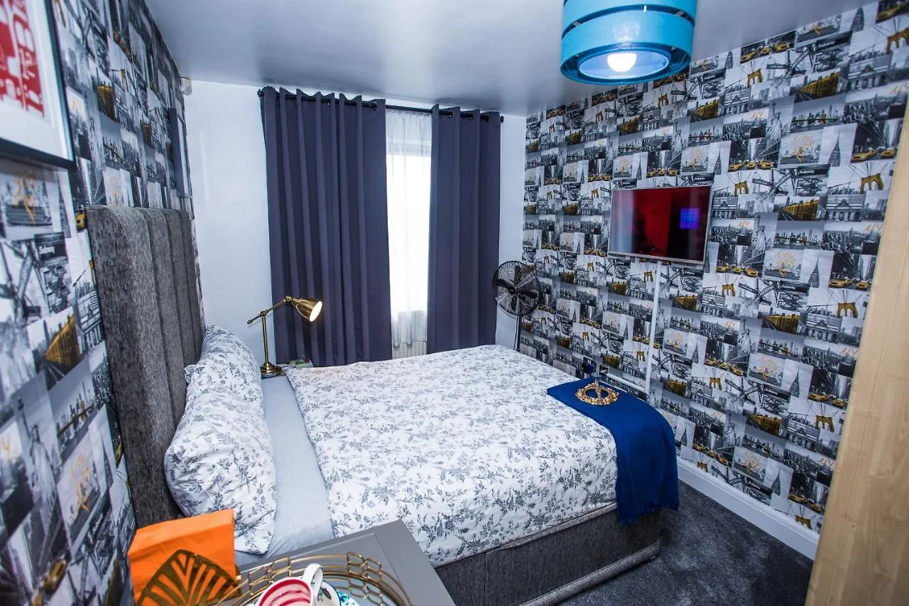 Remarkable 2-Bed Apartment With Sea View London United Kingdom